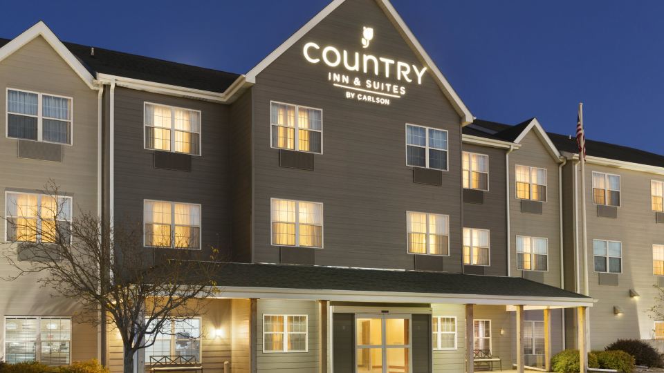 Country Inn & Suites by Radisson, Kearney, NE