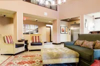 Russell Inn & Suites فنادق في Oktibbeha County