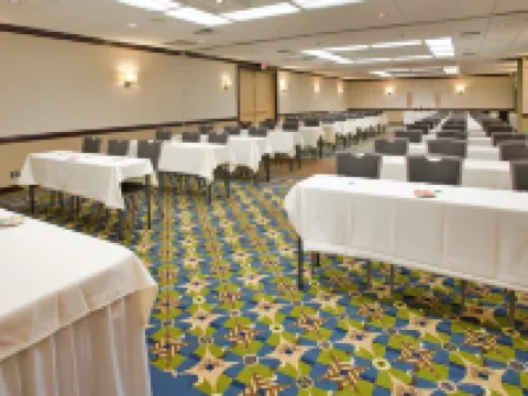 Wingate by Wyndham Kansas City Hotels in Chouteau Township