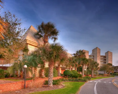 Oceanfront Litchfield Inn Hotels in Georgetown County