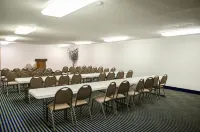 Super 8 by Wyndham Pensacola Các khách sạn ở Escambia County