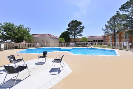 Motel 6 Pecos, TX Отели в г. Пекос