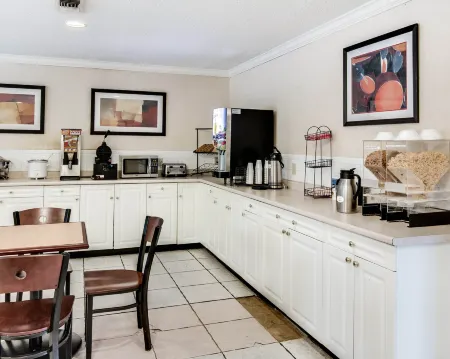 Motel 6 Texarkana, TX Отели в г. Тексаркана