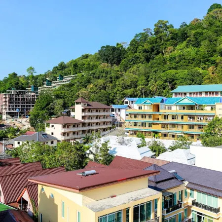Baankasemsuk Resort Отели рядом с достопримечательностью «Нанай-роуд»