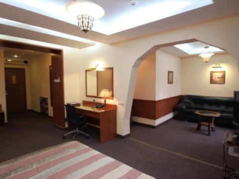 호텔 우유트 알마티