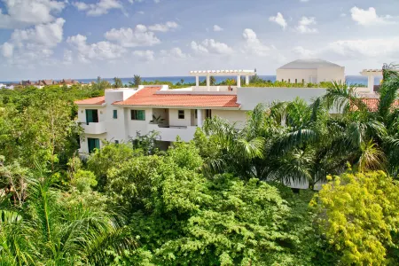 Riviera Maya Suites