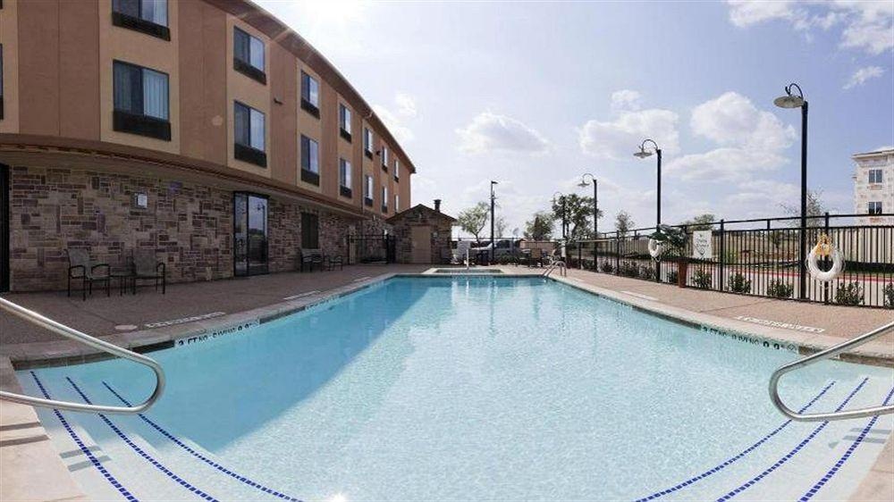 Red Lion Inn & Suites Mineral Wells