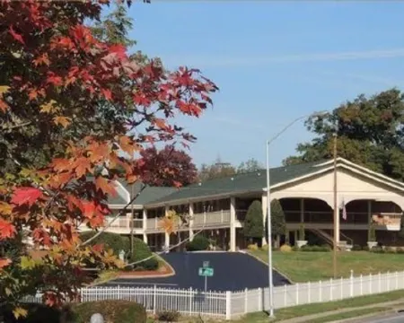 The Guest Lodge Gainesville Hotels in Gainesville