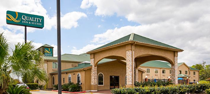 Quality Inn & Suites Hotels in Beaumont