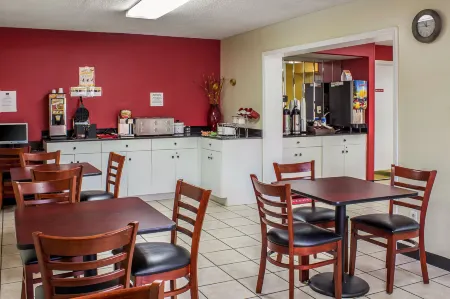 Econo Lodge Research Triangle Park