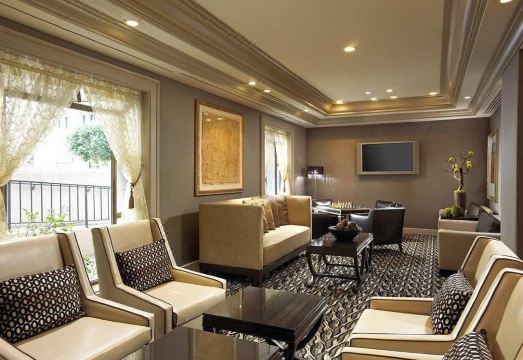 5. 힐튼 체커스 로..