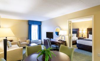 Comfort Inn & Suites Newark - Wilmington