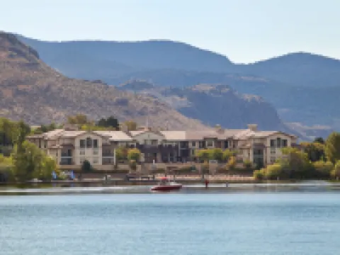 Walnut Beach Resort Hoteles en Osoyoos