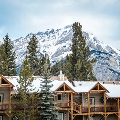 Buffalo Mountain Lodge Hotels near Tunnel Mountain Reservoir