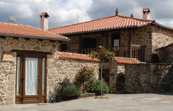 艾拉薩克拉公寓