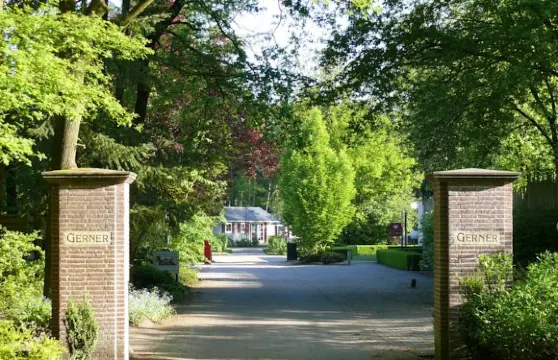 巴特普拉特加內爾假日公園