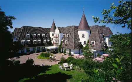 Hotel Landhaus Wachtelhof Отели в г. Ахаузен