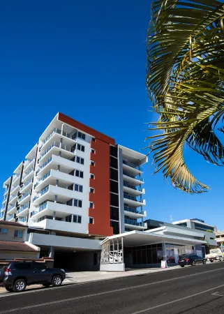 Curtis Central Apartments Official Отели рядом с достопримечательностью «Heron Island Ferry Terminal»