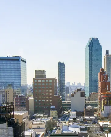 Boro Hotel Отели рядом с достопримечательностью «Музеум оф Мовинг Имедж»