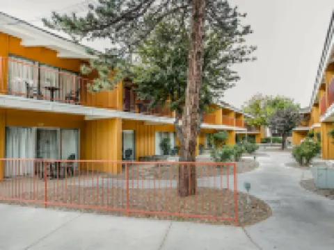 Econo Lodge Near Reno-Sparks Convention Center Hotels in Reno