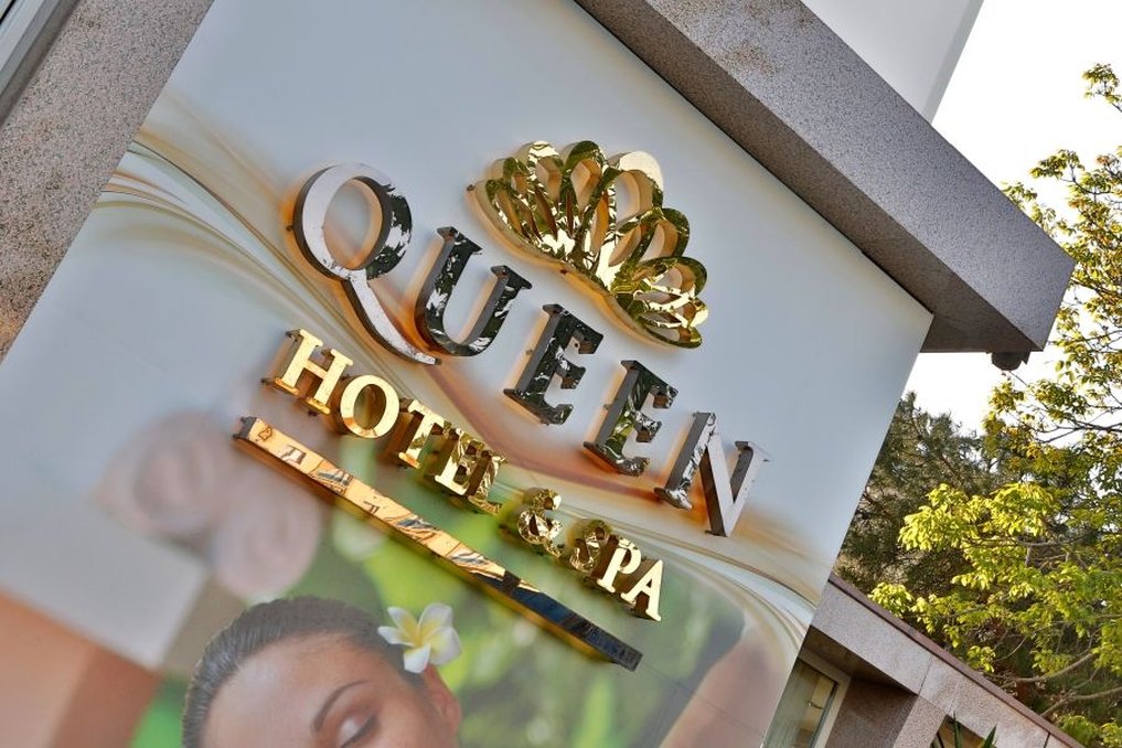 Queen Hotel & Spa