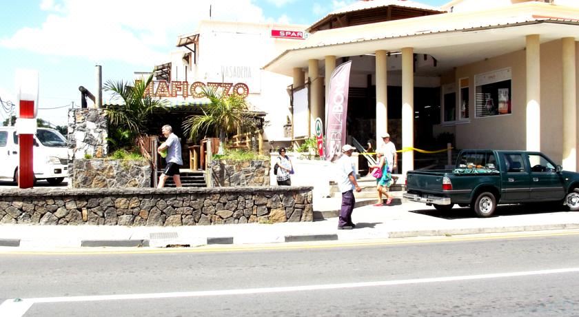 Hotel West Front One No 4 with Seafront - Licensed by Tourism Authority 14977 Flic en Flac Mauritius, Exterior, Hotel Exterior
