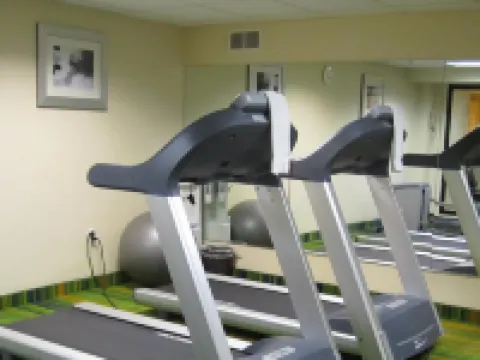 โรงแรม ฮอลิเดย์ อินน์ เอ็กซ์เพรส บอสตัน บาย IHG โรงแรมในบอสตัน