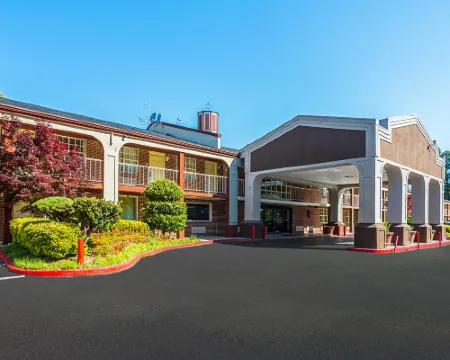 Quality Inn Atlanta Northeast I-85 Hotels in Chamblee