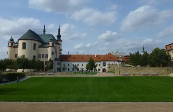 波扎西利託米什爾旅館