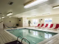 Quality Inn & Suites Cincinnati Sharonville Hotels in Sharonville
