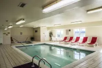 Quality Inn & Suites Cincinnati Sharonville Hotels in Sharonville