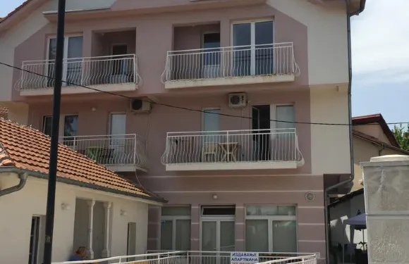 勒克斯假日公寓