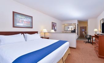 Holiday Inn Express & Suites Farmington (Bloomfield)