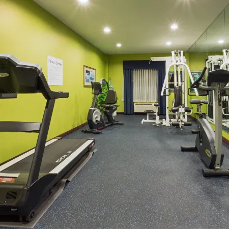 Holiday Inn Express & Suites TOWER CENTER NEW BRUNSWICK by IHG