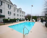 Quality Inn Newnan - Atlanta South - Swimmingpools
