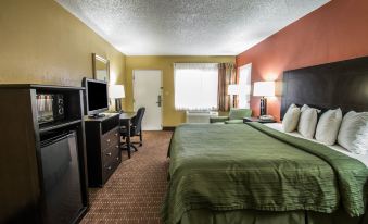 Quality Inn Near Blue Spring