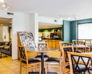 Quality Inn Coliseum - Breakfast