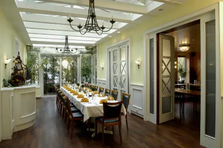 Hotel-Restaurant Amadeus Отели в г. Изернхаген