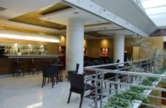 VIP Executive Entrecampos - Hotel & Conference