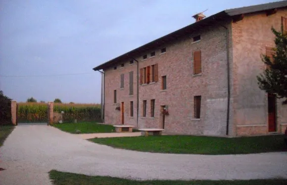 加爾扎加圖裡斯莫鄉村民宿