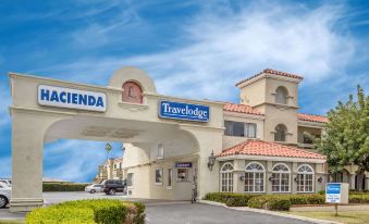 Travelodge by Wyndham Costa Mesa Newport Beach Hacienda