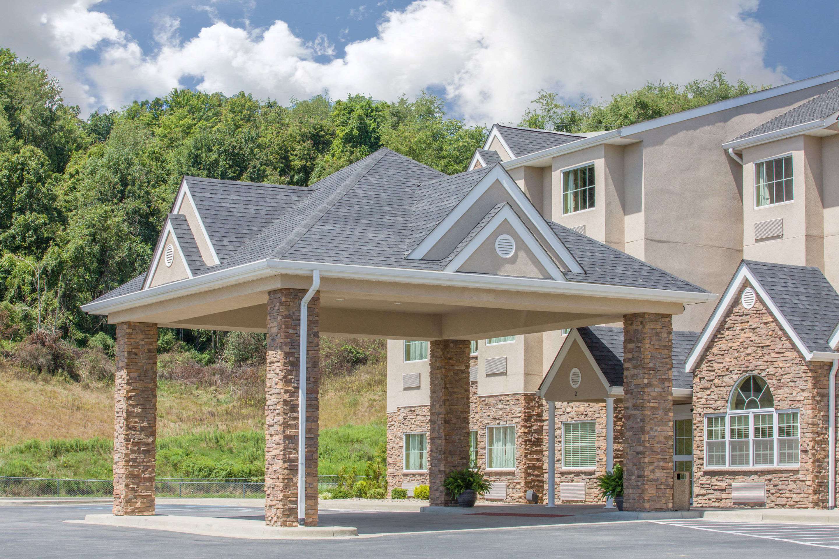 SureStay Plus Hotel by Best Western Buckhannon