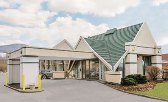 Days Inn by Wyndham Rutland/Killington Area