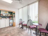 Days Inn by Wyndham Niles Hotels in Niles