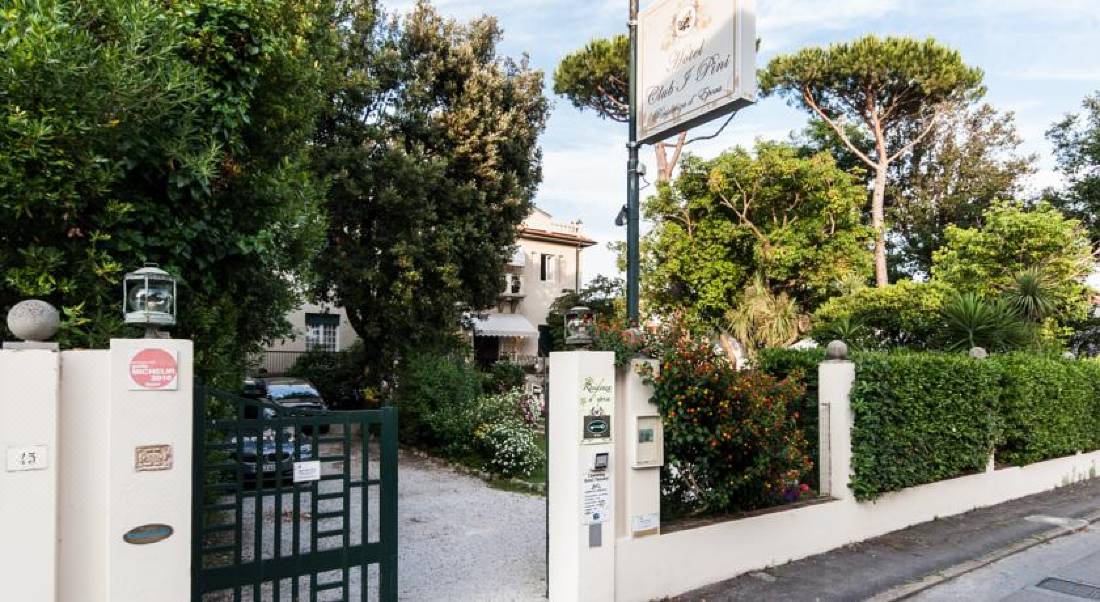 Hotel Club I Pini - Residenza d'Epoca in Versilia-Lido di Camaiore Updated  2022 Room Price-Reviews & Deals | Trip.com