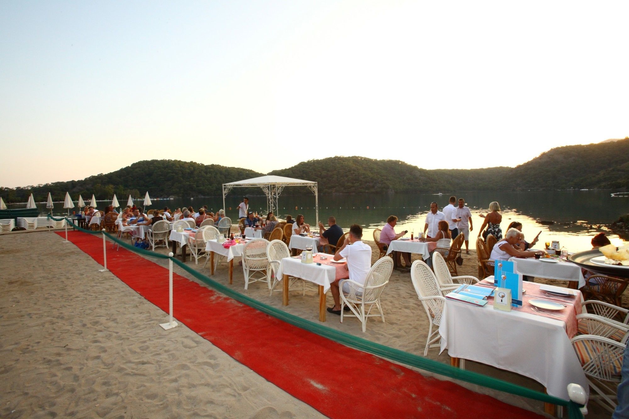 S3 Seahorse Beach Club