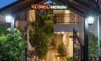 Malvasia Corner Hotel - ex Romeo's House