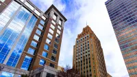 Kimpton Cardinal Hotel Hotel dekat M.C. Benton Jr. Convention Center