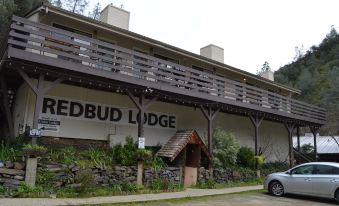 Red BUD Lodge