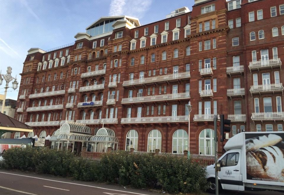 City Central, 2 Min to the Sea, 4 Bedroom Townhouse, wi-fi, Car-Park